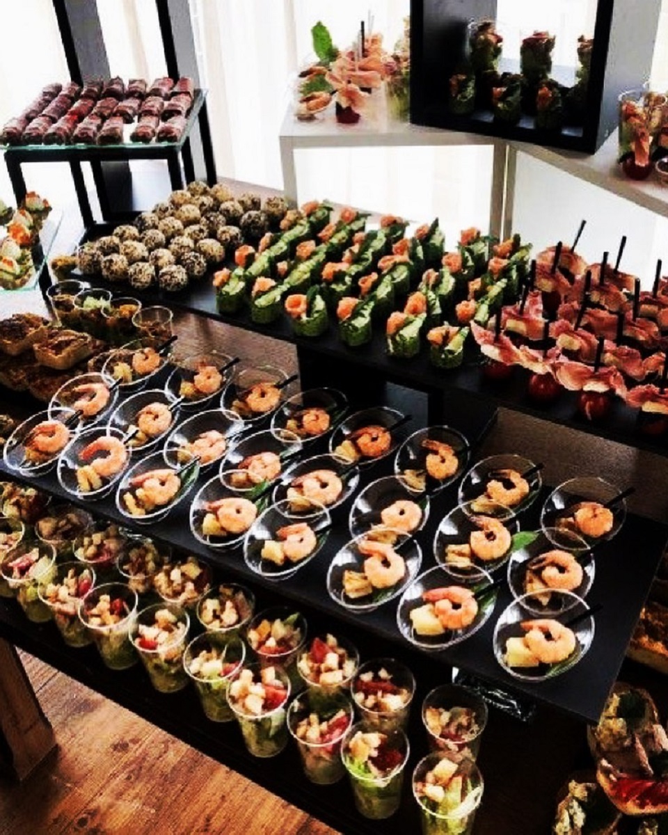 калифорния с лососем и угрем. суши в кошелеве самара. роллы самара доставка. суши в кошелеве самара. ламори сет мини.