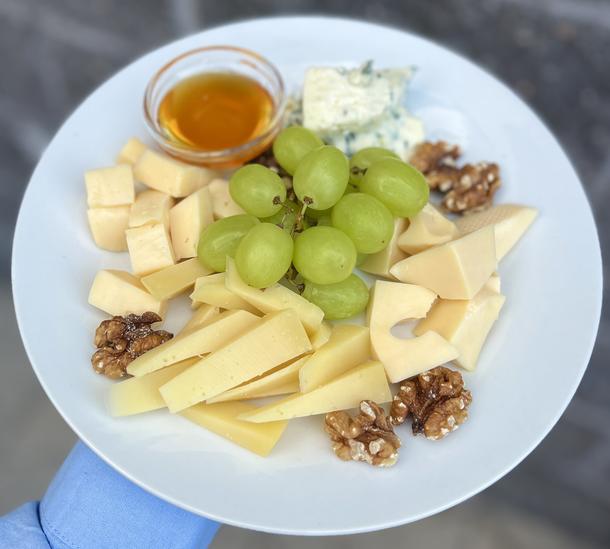 Сырная тарелка 2 Сырная тарелка 2