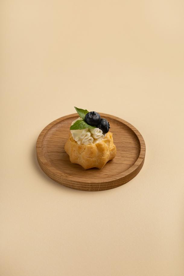 Профитроль с голубикой