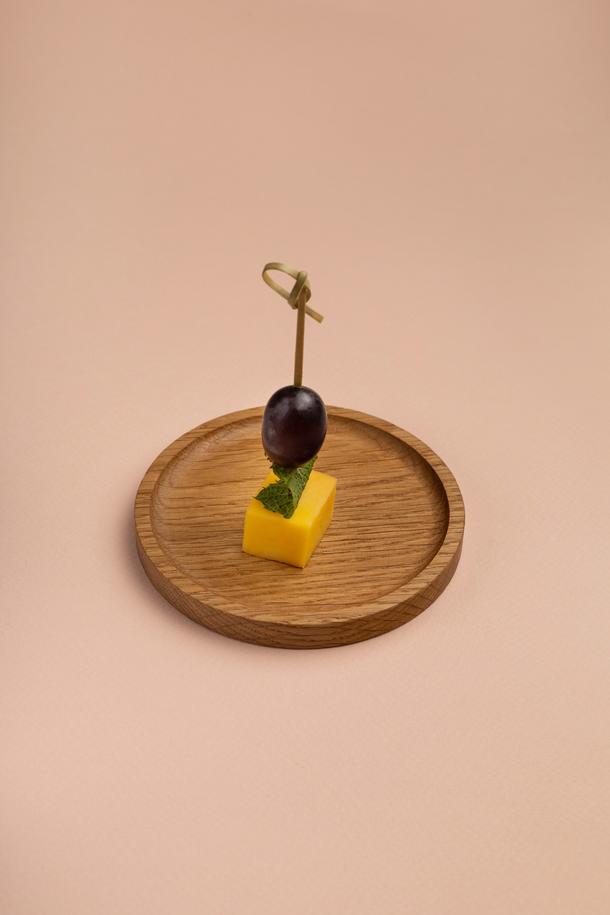 Канапе виноград и сыр