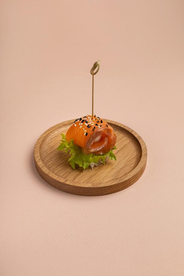 Канапе с лососем