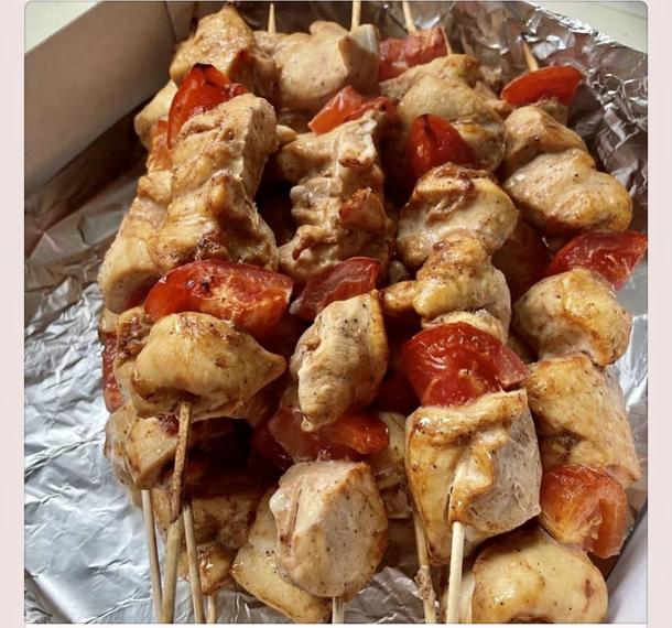 Куриные шашлычки на шпажке