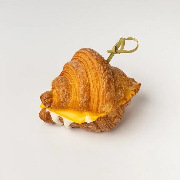 Мини-круассан с сыром