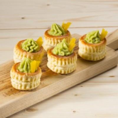 Буше с куриной грудкой и соусом «Гуакамоле» Буше с куриной грудкой и соусом «Гуакамоле»