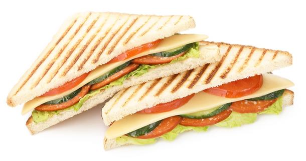 Сандвич с пепперони и плавленным сыром