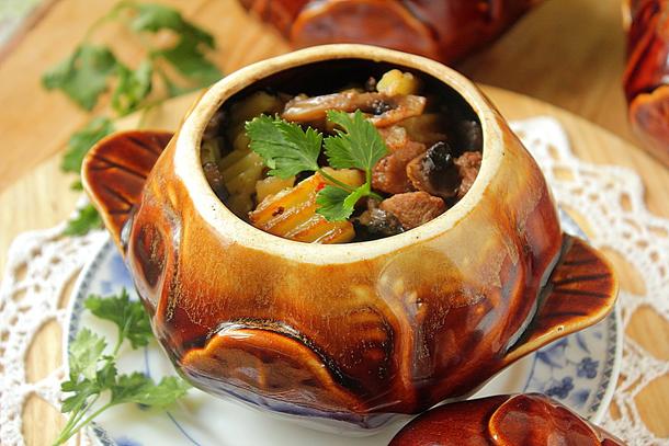 Мясное жаркое с картофелем из утки