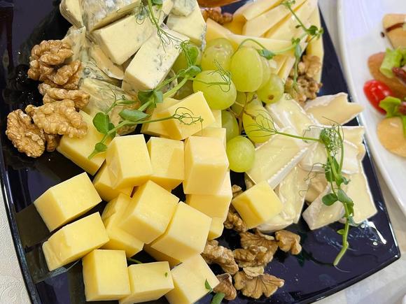 Фуршетный сет стандарт с горячими закусками на 46-50 персон в Самаре