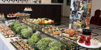 Доставка блюд и напитков на 51 персону