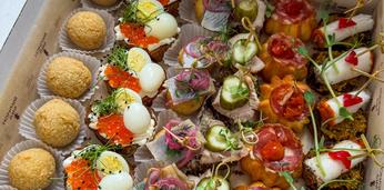 Доставка блюд и напитков на 35 персон