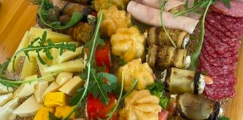 Фуршетный сет стандарт с горячими закусками на 12-15 персон
