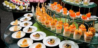 Легкий фуршет с обслуживанием на 30-35 персон