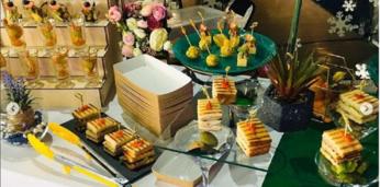 Праздничный фуршетный сет с горячими закусками стандарт на 12 персон