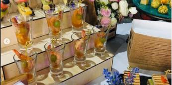 Праздничный фуршетный сет с премиум на 6-8 персон