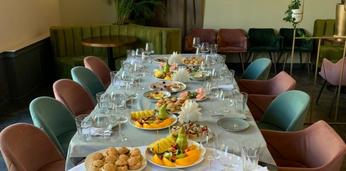 Горячее и салаты на 8-10 персон