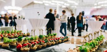 Доставка блюд и напитков на 60 персон