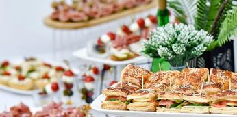 Доставка блюд и напитков на 35 персон